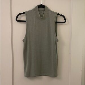 Abercrombie & Fitch Sleeveless Mock Neck Tank Top in Light Green
